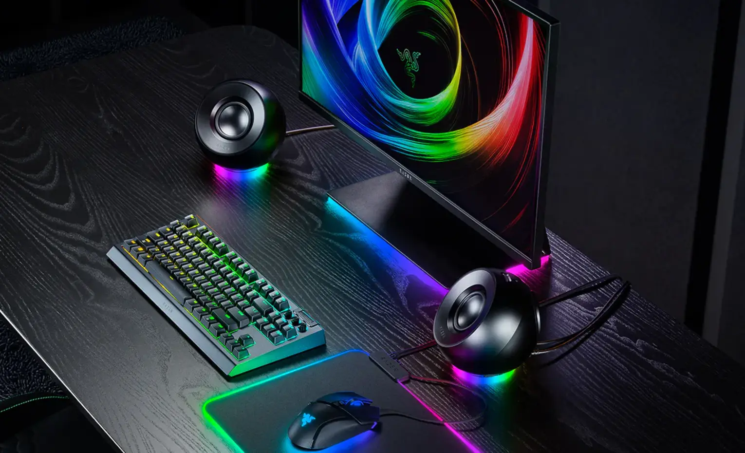 اسپیکرهای Razer Mako و Mako X؛ سابووفر یا میز خلوتتر؟ اسپیکرهای Razer Mako و Mako X؛ سابووفر یا میز خلوتتر؟