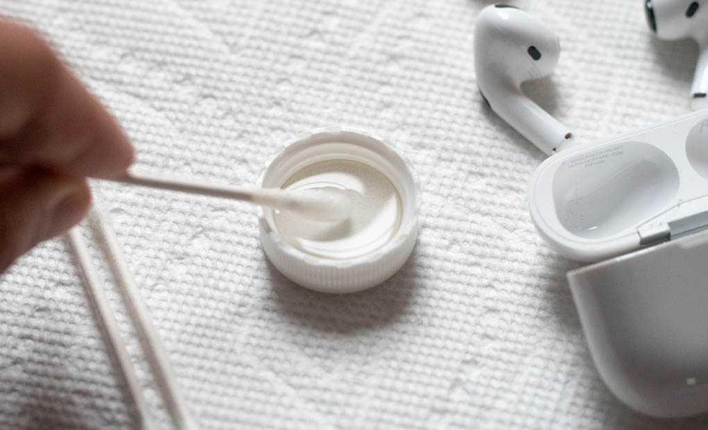 چگونه هدفون های خود را تمیز کنیم | how-to-clean-our-headphones