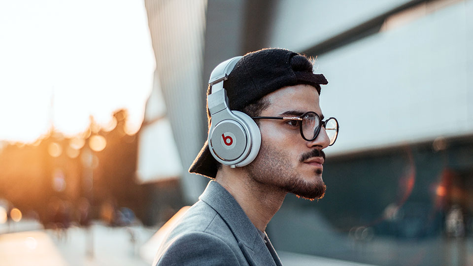 the-safest-headphones-for-hearing 