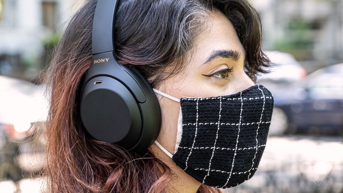 قیمت هدفون بی سیم سونی میکروفون دار WH-1000XM4 | تهران اسپیکر