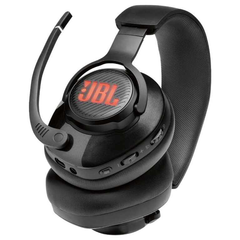 عکس هدفون JBL Quantum 400 مشکی از زاویهٔ پایین، با دکمه‌ها و درگاه‌های کاپ و نورپردازی نارنجی