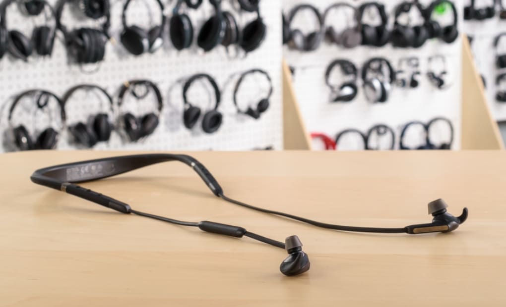 Guide 6 of the Best Noise Canceling Earbuds and In Ear Headphones Spring 2021 4