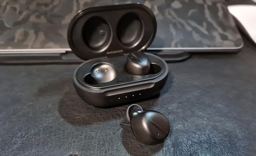 Guide 6 of the Best Noise Canceling Earbuds and In Ear Headphones Spring 2021 6