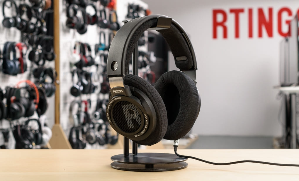 Introducing Review of the 6 best headphones under 200 – Spring 2021 3