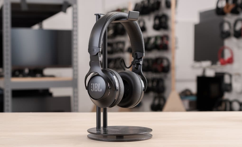 Introducing Review of the 6 best headphones under 200 – Spring 2021 6