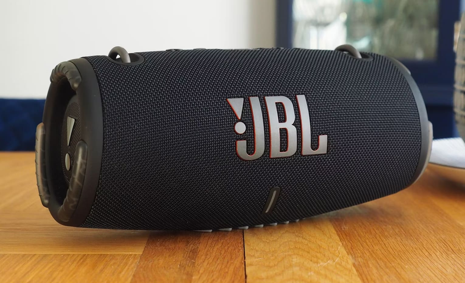 best-jbl-outdoor-speakers-JBL-Xtreme-3
