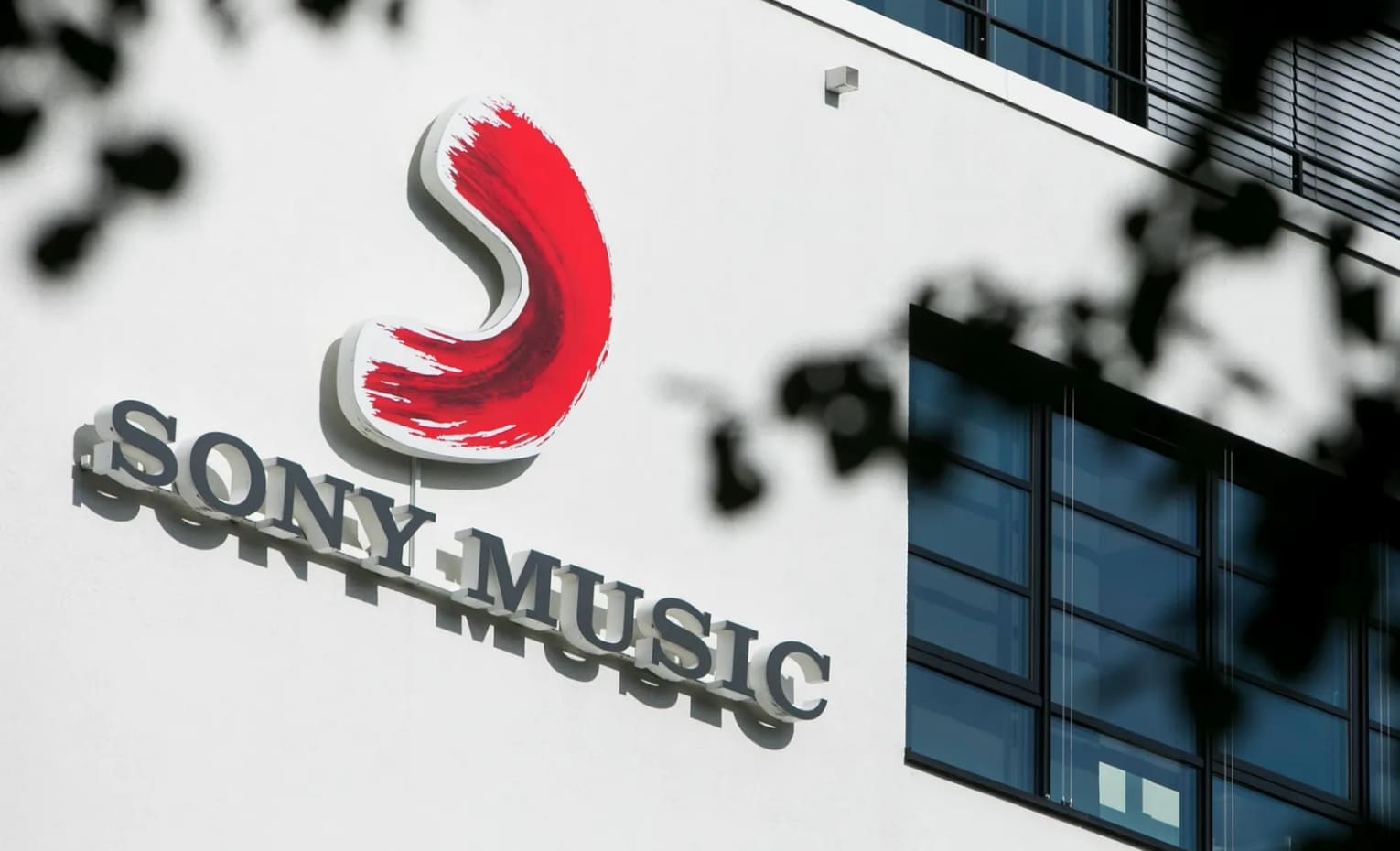 تاریخچه برند Sony | شرکت Sony Music Entertainment