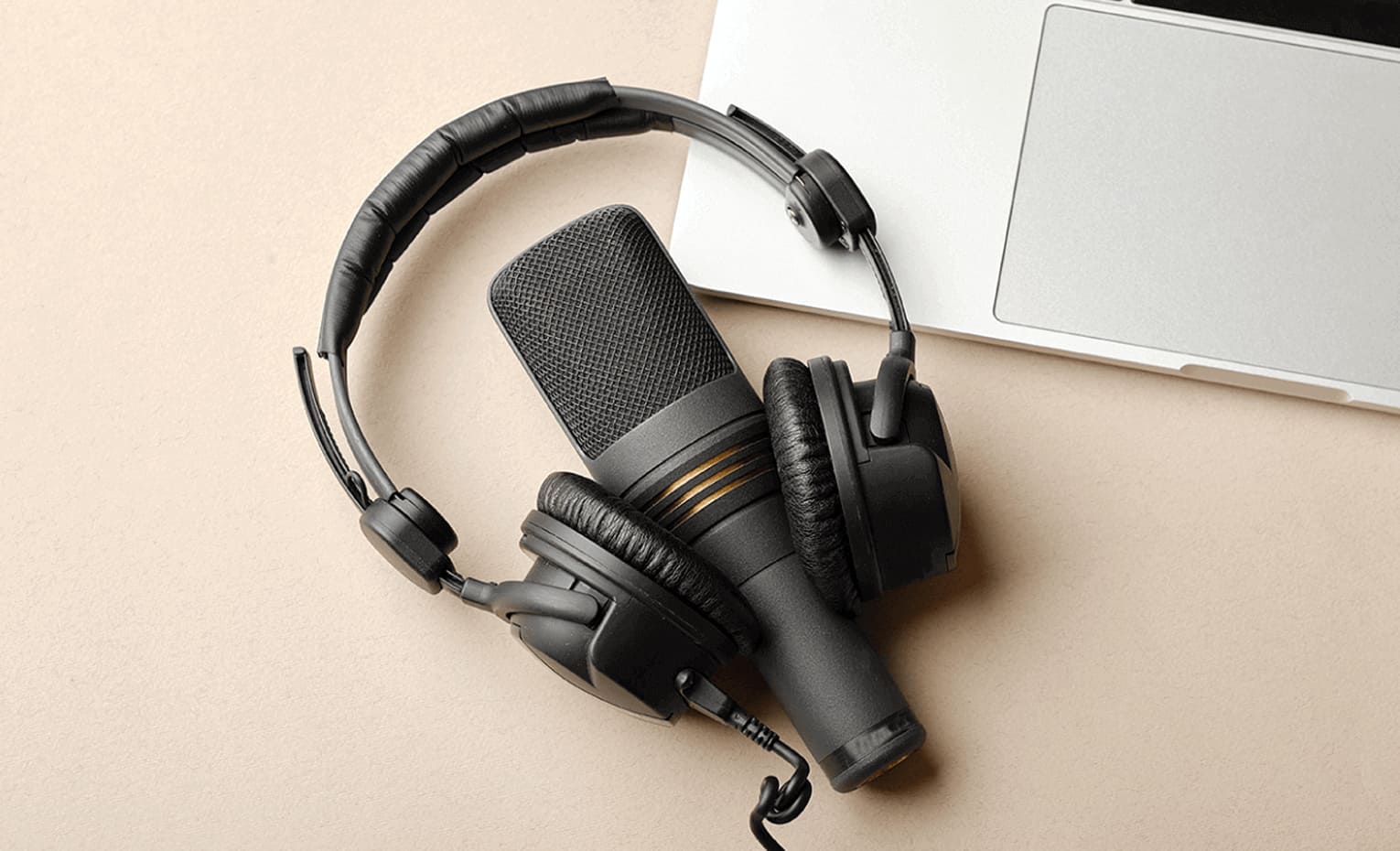 بهترین هدفون برای لایو استریم | The best headphones for live streaming