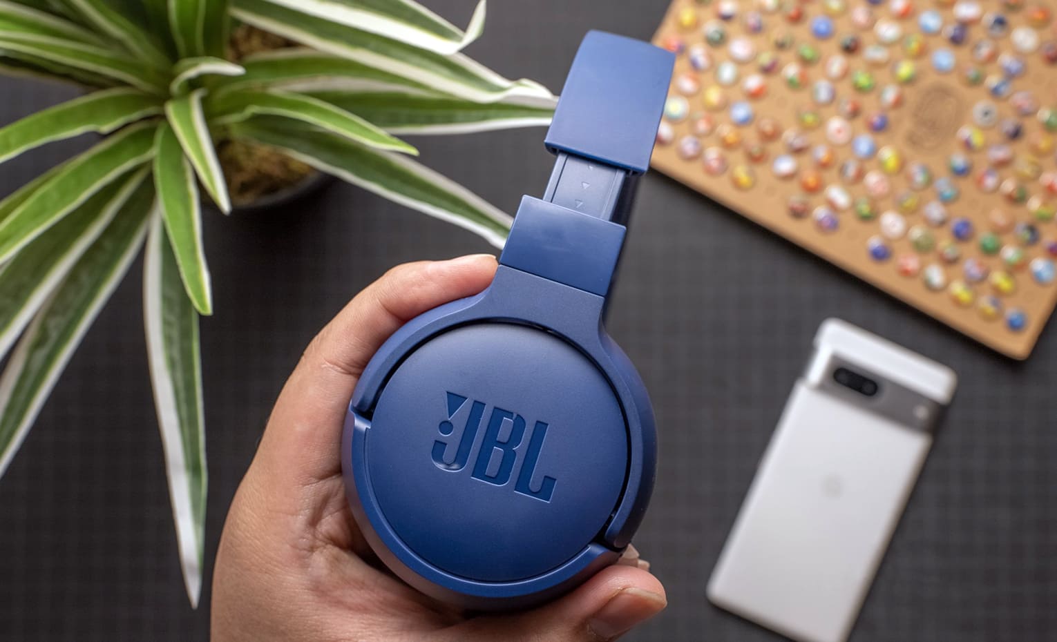خرید هدفون مناسب برای پادکست گوش دادن | Perfect headphones for listening to podcasts
