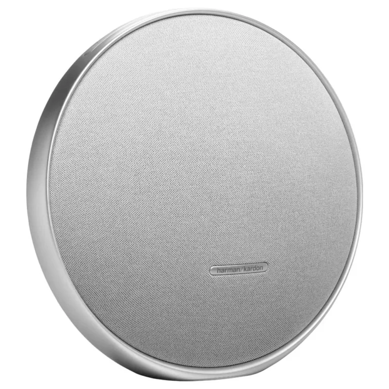 عکس اسپیکر Harman Kardon Onyx Studio 9 خاکستری روشن از زاویه، با قاب نقره‌ای