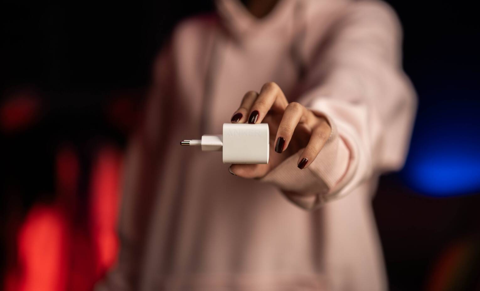 چه نوع شارژری برای آیفون بخریم ؟