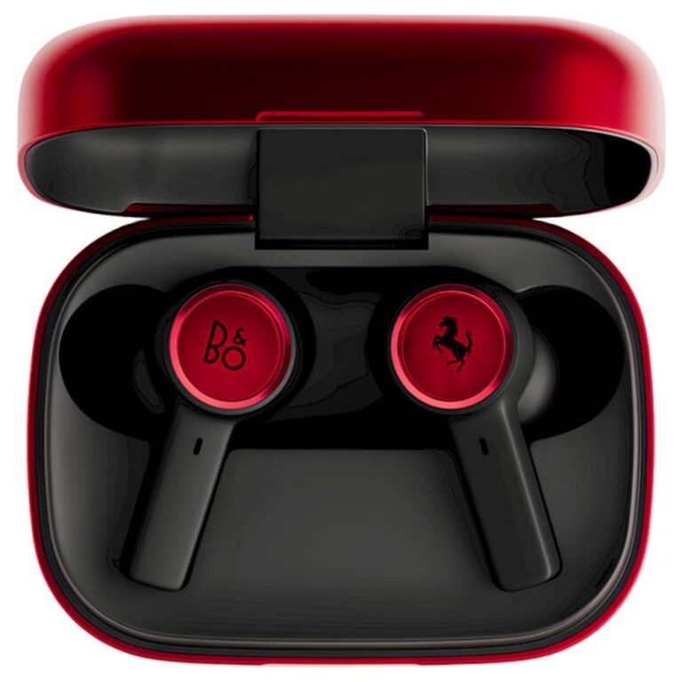 عکس هندزفری Bang & Olufsen Beoplay EX نسخهٔ Ferrari مشکی و قرمز، داخل کیس شارژ باز از بالا