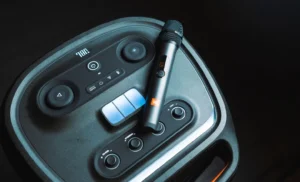 راهنمای جامع خرید اسپیکر میکروفون دار آبان 1404