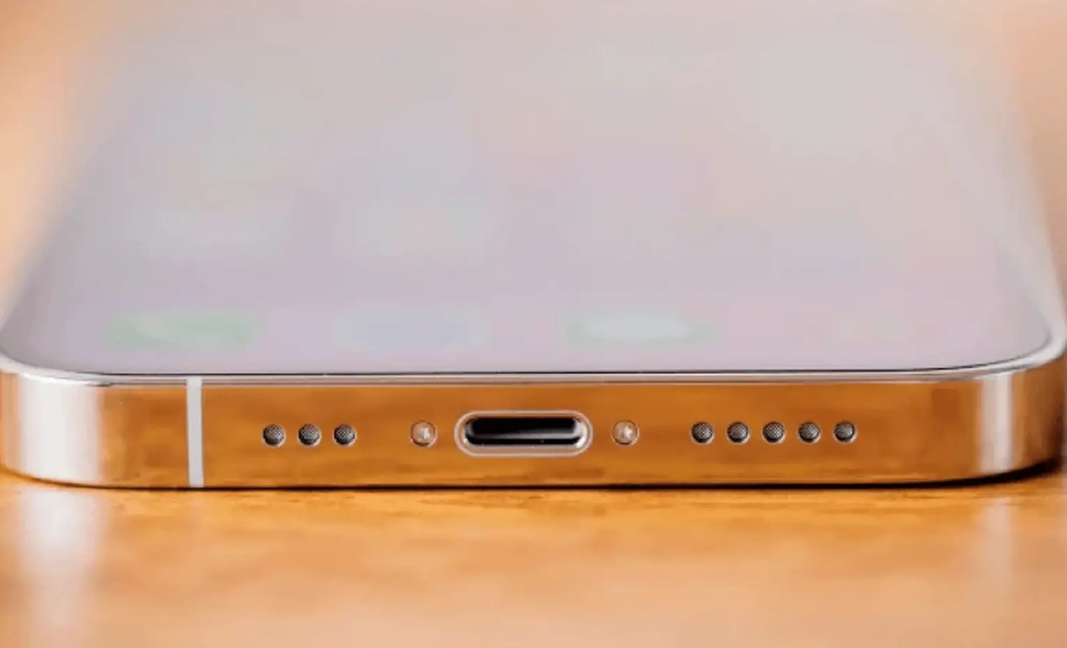 راهنمای تخصصی تمیزکاری اسپیکر آیفون، متدها، پروتکل‌های ایمنی