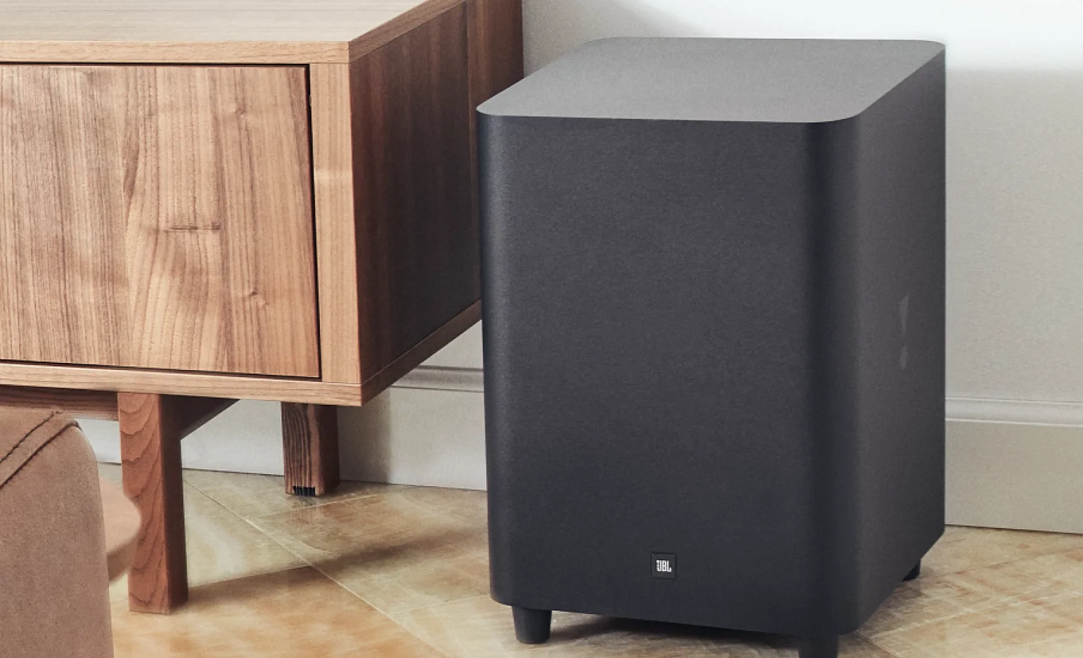 مقایسه ساندبار هایسنس HT Saturn و JBL Bar 5.1