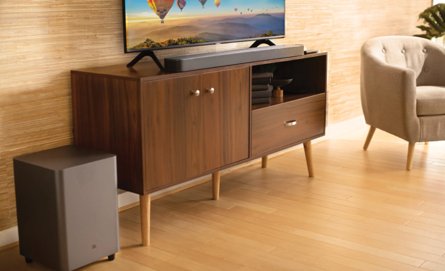 مقایسه ساندبار هایسنس HT Saturn و JBL Bar 5.1 