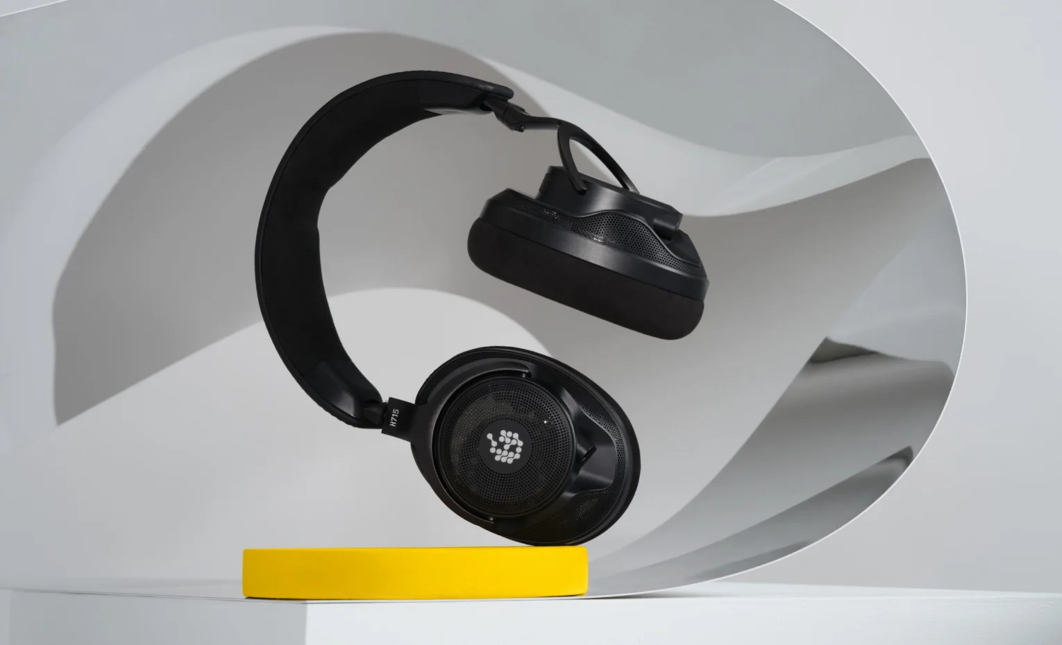 هدفون ADAM Audio H715 Reference معرفی شد هدفون ADAM Audio H715 Reference معرفی شد