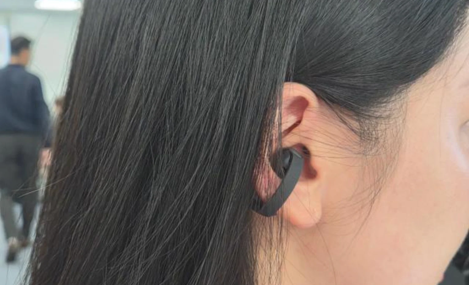 Galaxy Buds On روی گوش چطور میماند؟ تجربه اولیه Galaxy Buds On روی گوش چطور میماند؟ تجربه اولیه